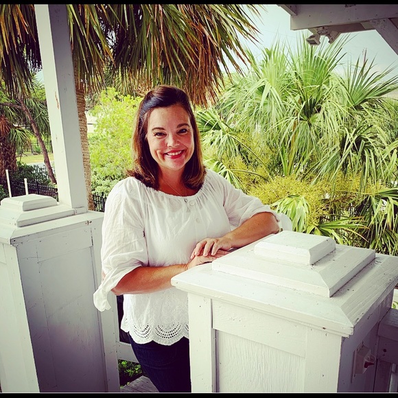 Meet your Posher, Lynette - Picture 2 of 2